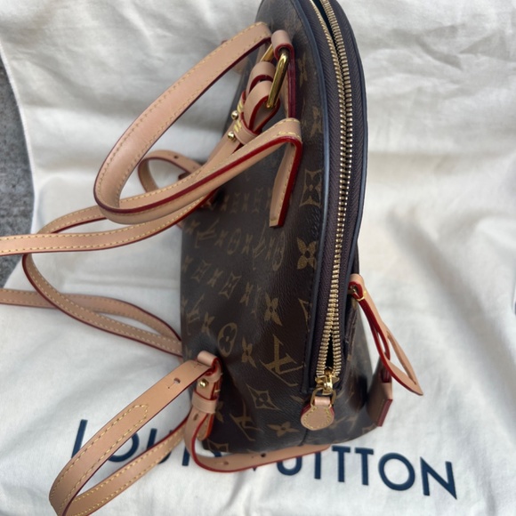 Louis Vuitton Moonback Pack Monogram - Picture 2 of 4